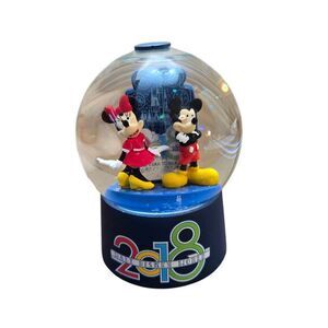 Disney Parks 2018 Mickey‎ & Minnie Mouse Snow Globe Collectible
